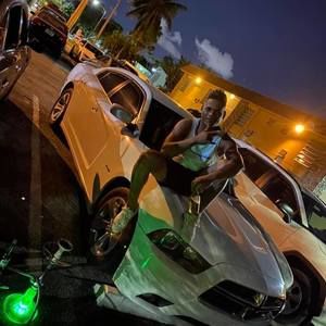 Meet your Posher, José